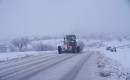 Erbaa Belediyesi ilçede etkili olan yoğun kar yağışı sebebiyle ulaşımın aksamaması için 32 saattir aralıksız çalışmalara devam ediyor.
