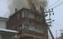 Erbaa’da  4 katlı binanın çatısında çıkan yangın söndürüldü