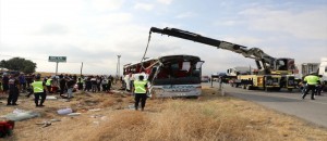 Amasya’da devrilen yolcu otobüsündeki 6 kişi öldü, 35 kişi yaralandı